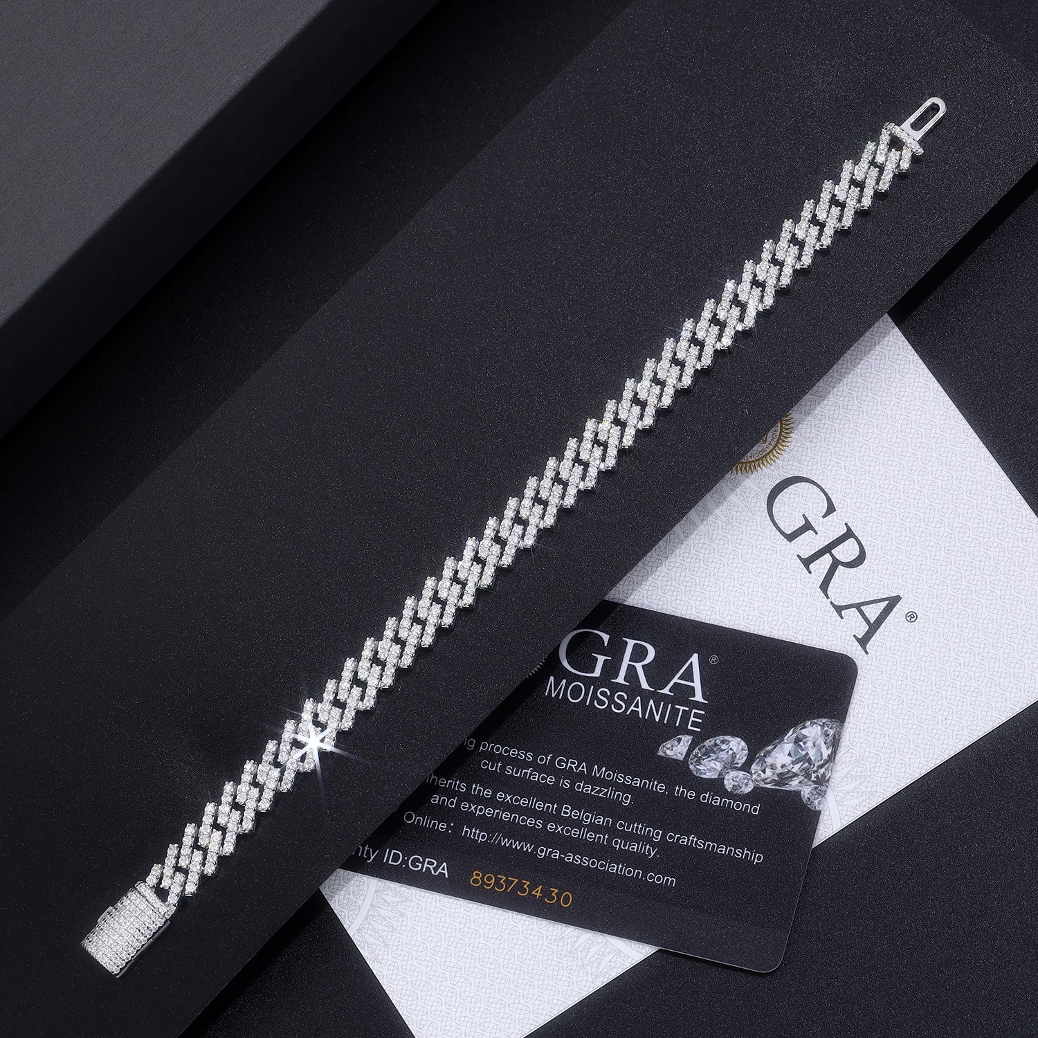Set With Top-quality Moissanite, This Luxurious And Fashionable Light Luxury Jewelry Silver Bracelet Is Made Of S925 Silver Electroplated With Platinum
