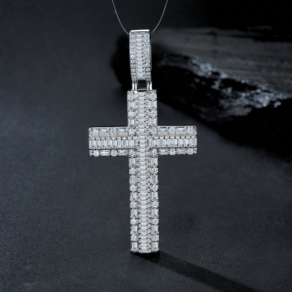 A Luxurious And Fashionable Minimalist Jewelry Pendant Necklace Set With Top-quality Moissanite, Made Of S925 Silver Electroplated With Platinum.