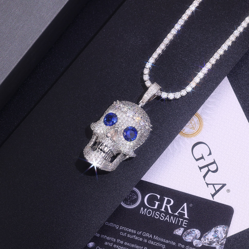 A Luxurious And Fashionable Minimalist Jewelry Pendant Necklace Featuring Top-quality Moissanite, Made Of S925 Silver Electroplated With Platinum.