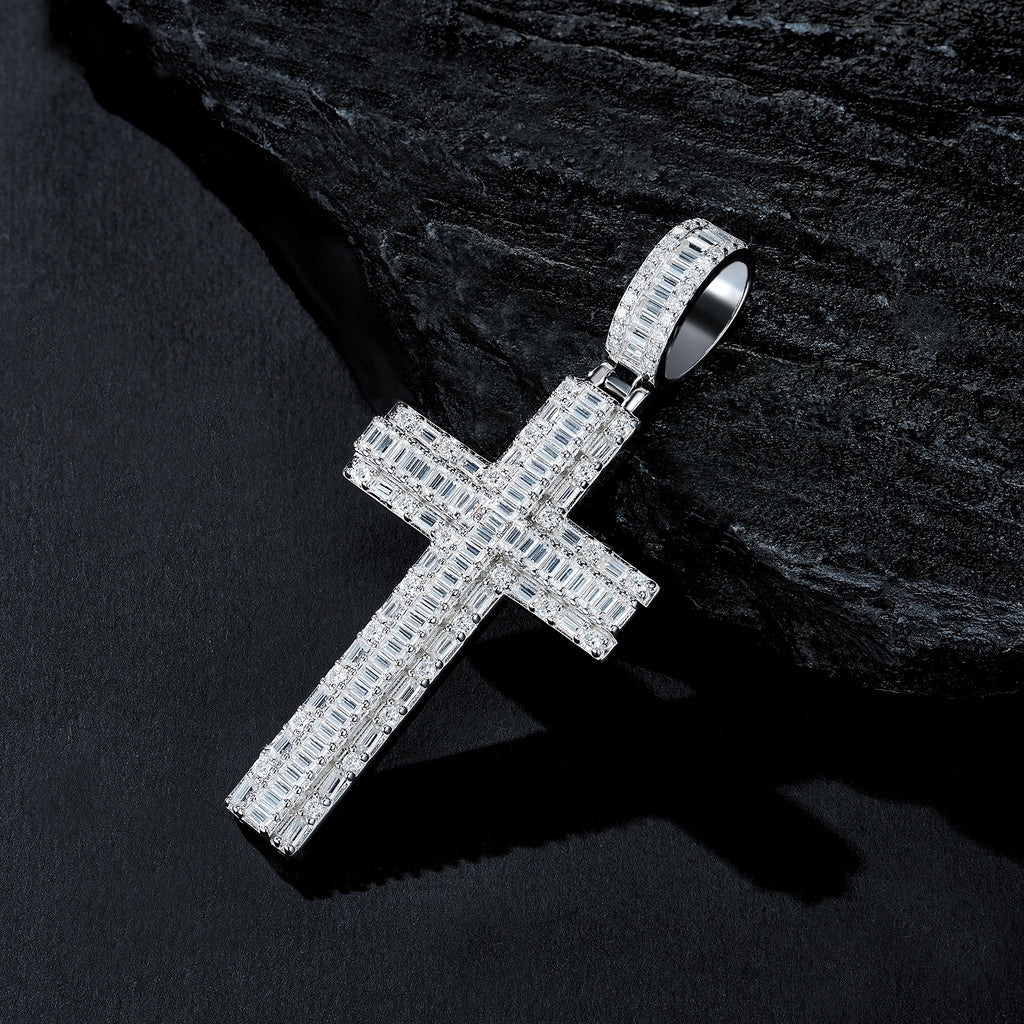 A Luxurious And Fashionable Minimalist Jewelry Pendant Necklace Set With Top-quality Moissanite, Made Of S925 Silver Electroplated With Platinum.