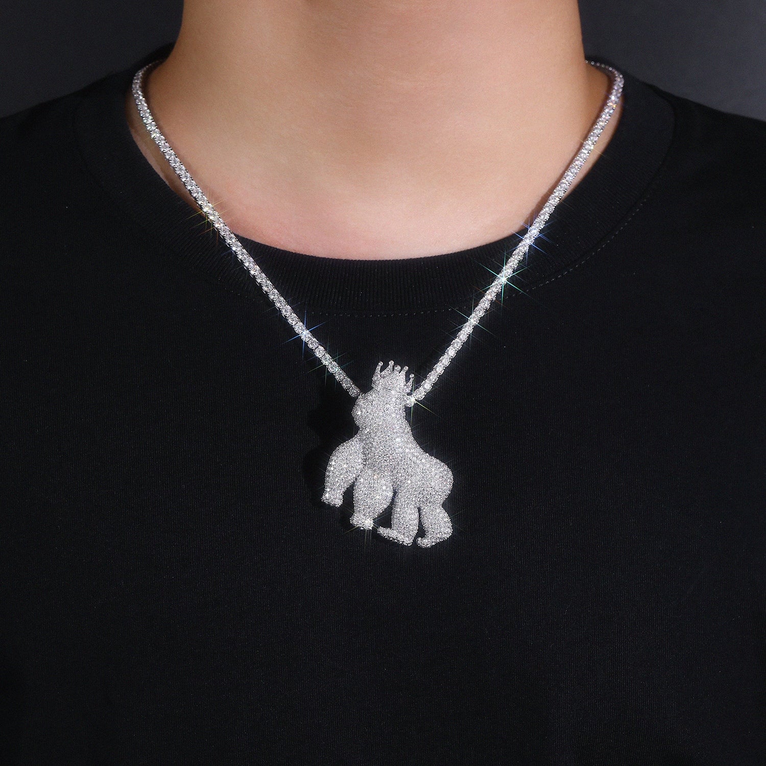 Set With Top-quality Moissanite, This Luxurious And Fashionable Light Luxury Trend Jewelry Necklace Pendant Is Made Of S925 Silver Electroplated With Platinum