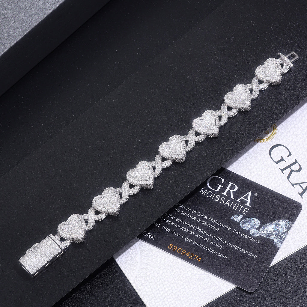 A Luxurious And Fashionable Minimalist Jewelry Bracelet Featuring Top-quality Moissanite, Made Of S925 Silver Electroplated With Platinum.