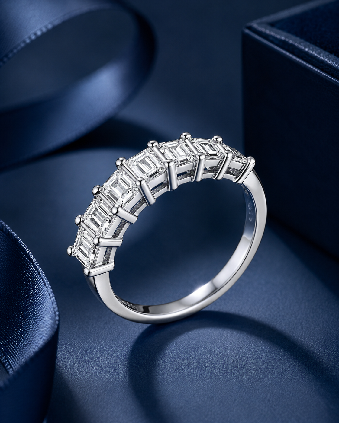 Moissanite Colonne Silver Ring — Veyra