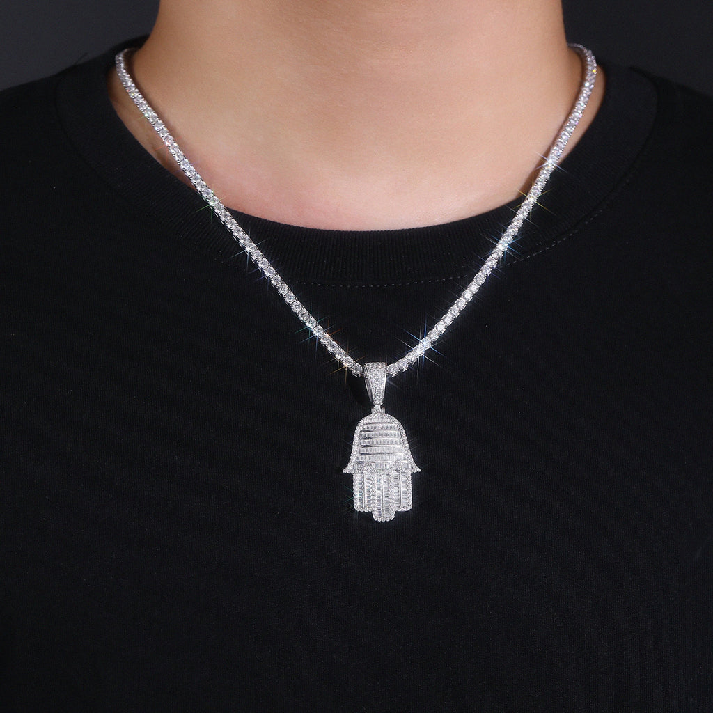Set With Top-quality Moissanite, This Luxurious And Fashionable Light Luxury Trend Jewelry Necklace Pendant Is Made Of S925 Silver Electroplated With Platinum