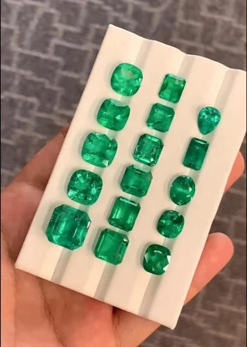 Natural Green Emerald Oval Shape – Certified Loose Precious Gemstone | High Quality Polished Emerald for Jewelry